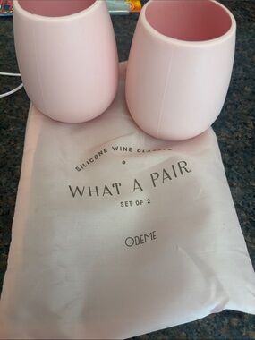What A Pair- Silicone Wine Glasses set of 2 Odeme